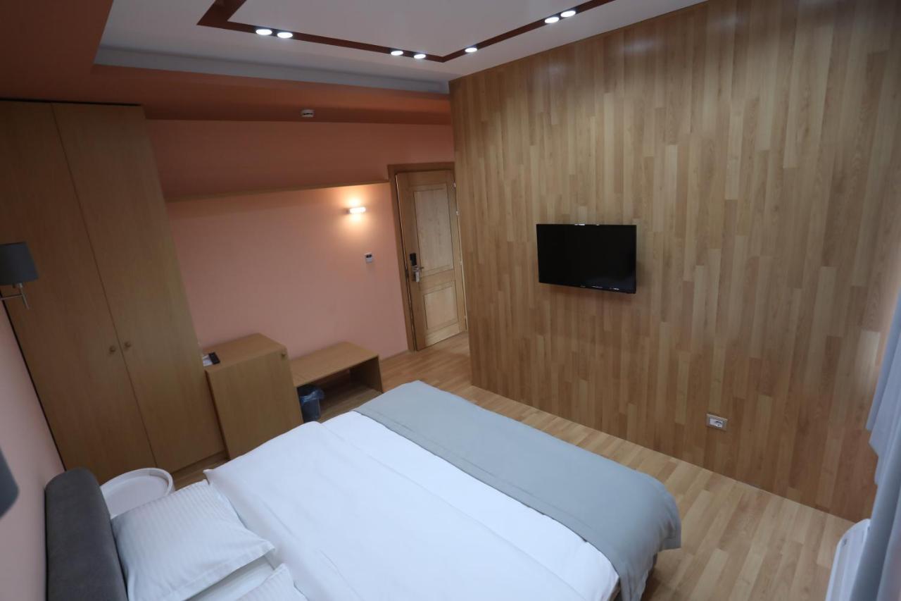 Elite Hotel Pogradec Exterior foto