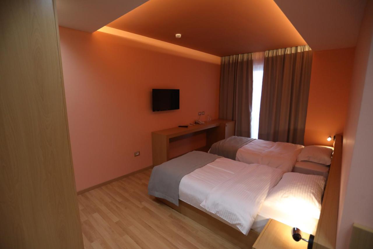 Elite Hotel Pogradec Exterior foto